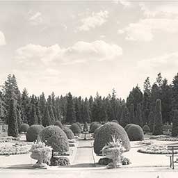 Manito Park's Duncan Garden. 1940s